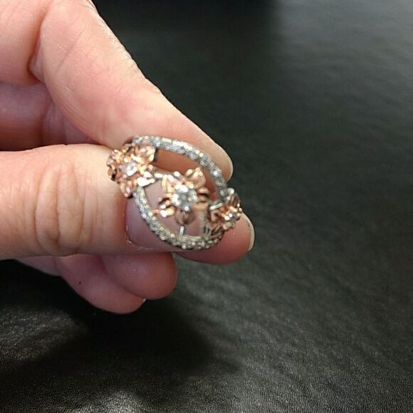 Sterling silver and rose gold flower ring size 7 - Picture 2 of 8